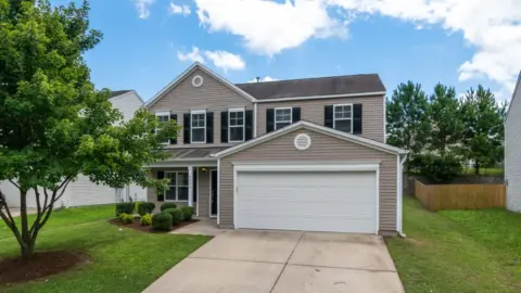 cost to install vinyl siding on 2000 sq ft house Cost to Install Vinyl Siding on 2000 Sq Ft House: Complete Guide & Pricing Cost Comparison: Vinyl Siding Installation on a 2000 Sq Ft House